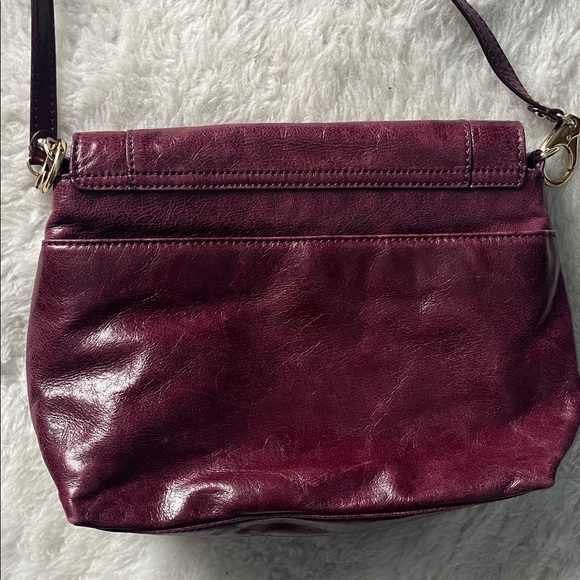 B Makowsky cranberry wine glazed leather Shoulder Bag with gold detail - Picture 4 of 16
